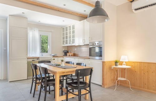 Exanthia House | Stathis Home Apartment with Mountain View, Wi-Fi, and Air Conditioning