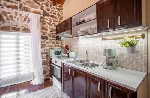 Distomo-Arachova-Antikyra House | Stirida Stone House – Cozy Mountain Escape Near Arachova, Delphi & the Beach