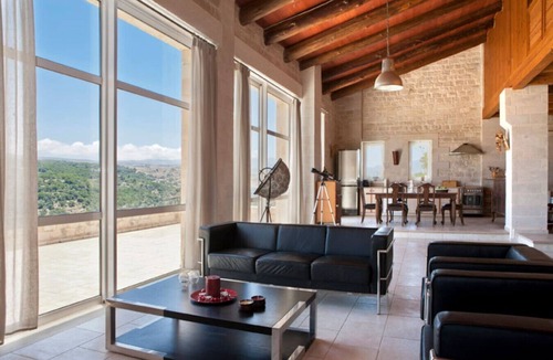 Monopari Villa | Stone Built villa w/Private Pool and BBQ area