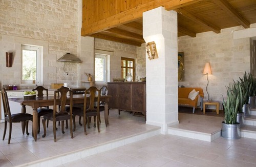 Monopari Villa | Stone Built villa w/Private Pool and BBQ area