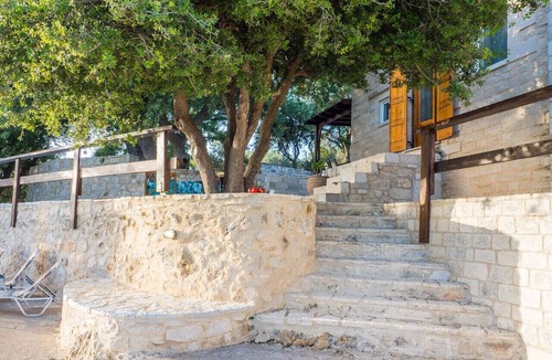 Monopari Villa | Stone Built villa w/Private Pool and BBQ area