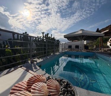 Kounelion Villa | Stone Heaven Apartment-Poolside BBQ & Fresh Herbs