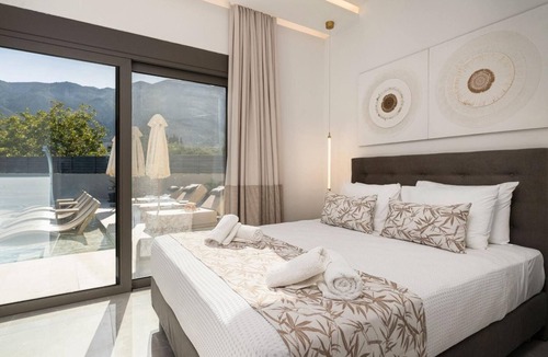 Kournas Villa | Stone Heaven Luxury Villa