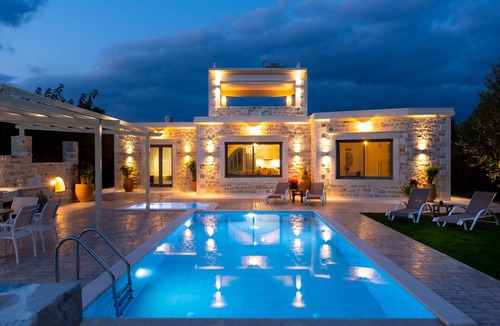 Faistos Villa | Stonebuilt villa in the middle of an enclosed area of 5500 m2.