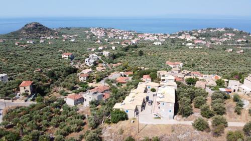 Lefktro Apartment | Stoupa Lefktro 11