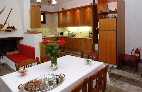 Kaloniktis Villa | Stratos Villas
