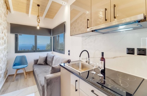 Lefkada Apartment | Studio Apartment '3' with Sea View, Wi-Fi and Air Conditioning