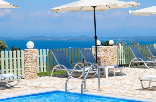 Kavallos Apartment | Studio Apartment '4' with Sea View, Wi-Fi and Air Conditioning