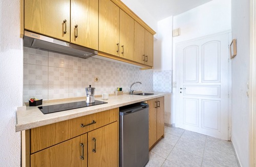Astrakeri Apartment | Studio Apartment '8' with Sea View, Wi-Fi and Air Conditioning