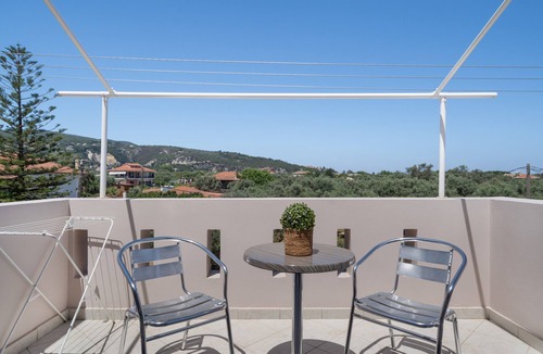 Kalligoni Apartment | Studio Apartment 'Alexandros 2 Guests B' with Mountain View, Wi-Fi and Air Conditioning