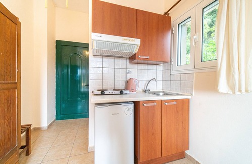 Lakones Apartment | Studio Apartment Arianna Studio 12 with Sea View, Shared Pool & Wi-Fi