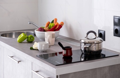 Geni Apartment | Studio Apartment "Chakalaka 5" with Sea View, Shared Pool & Wi-Fi