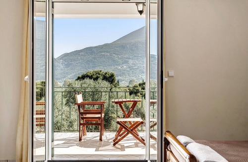 Sami Apartment | Studio Apartment Daratos studio 1 with Sea View, Shared Garden & Wi-Fi