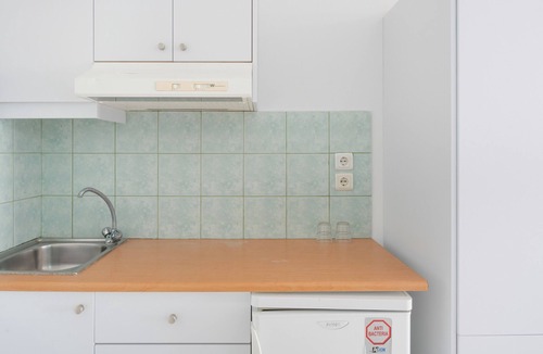 Kardamena Apartment | Studio Apartment 'Evripides Triple Room 1' with Shared Pool, Shared Garden and Air Conditioning