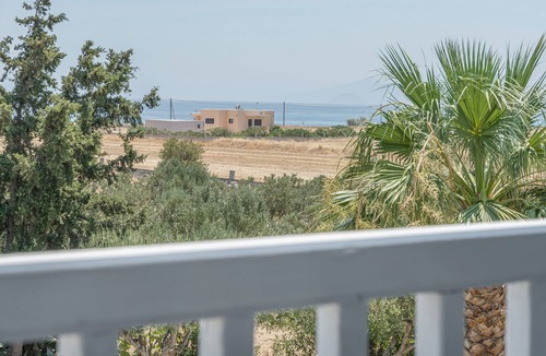 Kardamena Apartment | Studio Apartment 'Evripides Triple Room 2' with Shared Pool, Shared Garden and Air Conditioning
