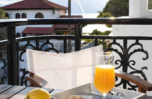 Skala Sotiros Apartment | Studio Apartment 'Chriss 101' with Sea View, Wi-Fi and Air Conditioning