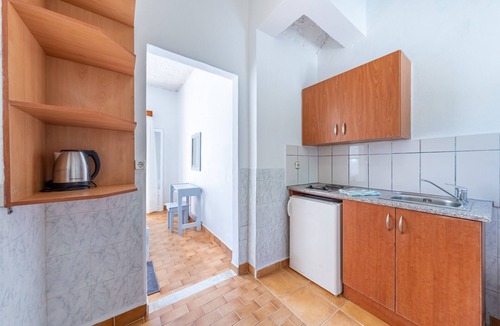 Marathias Apartment | Studio Apartment 'Maltas 6' with Shared Terrace, Wi-Fi and Air Conditioning
