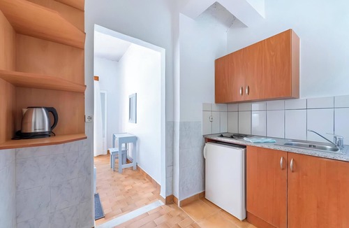 Notos Apartment | Studio Apartment 'Maltas 6' with Shared Terrace, Wi-Fi and Air Conditioning