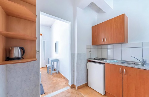 Notos Apartment | Studio Apartment 'Maltas 6' with Shared Terrace, Wi-Fi and Air Conditioning