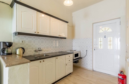 Agia Pelagia Chlomou Apartment | Studio Apartment 'Nikos Seaside 4' with Sea View, Wi-Fi and Air Conditioning