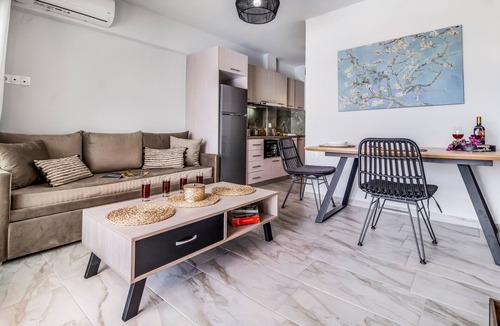 Nikiana Apartment | Studio Apartment 'Oceanida Penelope Lyxury Suite' with Sea View, Wi-Fi and Air Conditioning