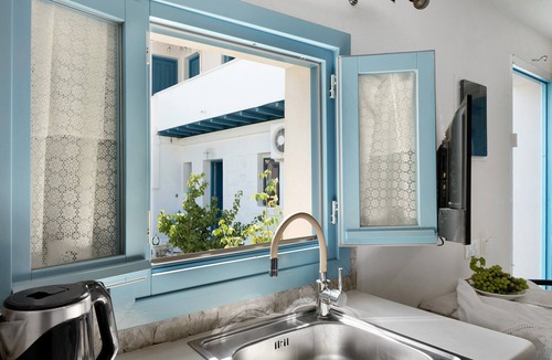 Amorgos Town Apartment | Studio Apartment 'Politimi N8' with Mountain View, Wi-Fi and Air Conditioning