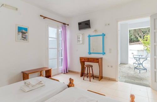 Vathi Apartment | Studio Apartment 'Sifnos 1' with Sea View, Wi-Fi and Air Conditioning