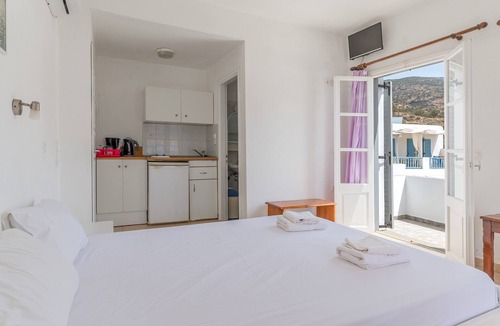 Vathi Apartment | Studio Apartment 'Sifnos 6' with Sea View, Wi-Fi and Air Conditioning