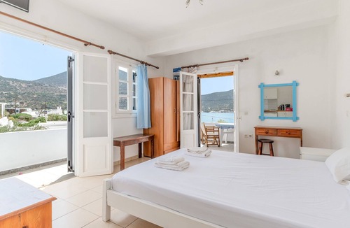 Vathi Apartment | Studio Apartment 'Sifnos 6' with Sea View, Wi-Fi and Air Conditioning