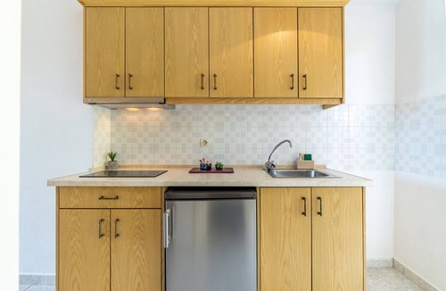 Astrakeri Apartment | Studio Apartment 'Standard' with Sea View, Wi-Fi and Air Conditioning