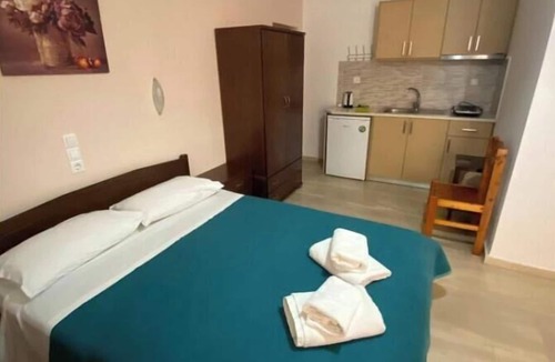 Vassiliki Apartment | Studio Apartment 'Studios and Apartments Thomas 1' with Balcony, Wi-Fi and Air Conditioning