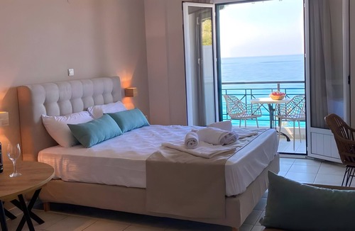 Agios Nikitas Apartment | Studio Apartment 'Sunset Premium 13' with Sea View, Wi-Fi and Air Conditioning