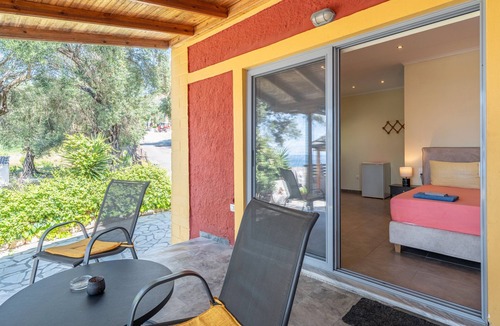Sinarades Apartment | Studio Apartment 'With Sea View 1' with Sea View, Wi-Fi and Air Conditioning
