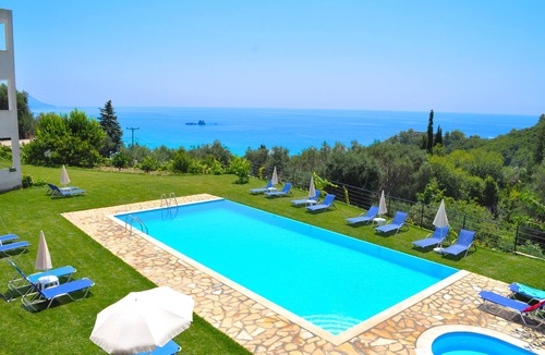 Parelia Apartment | Studio Apartments with swimming pool and sea view - Pelekas Beach