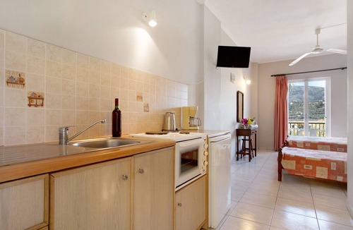 Limni Keri Apartment | Studio "Dolphin Studio 7" with Private Balcony, Shared Garden & Wi-Fi