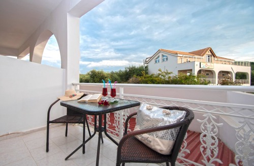 Alonia House | Studio for 2-3 guests at Kozanos I