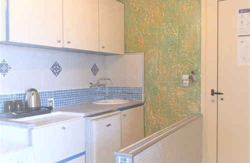 Piskopiano Apartment | Studio Quiet And Peaceful And Very Relaxing with kitchen, shared pool and Ac
