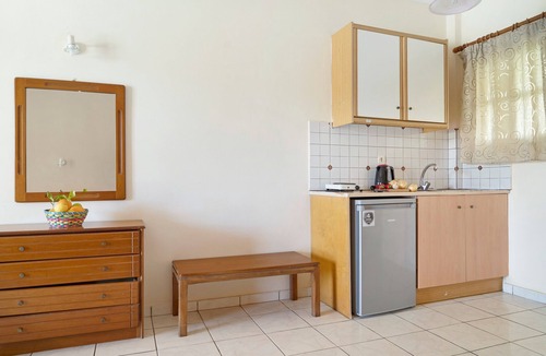 Tsilivi Apartment | Studio 'Sandy Maria Studio 205' with Shared Pool, Wi-Fi