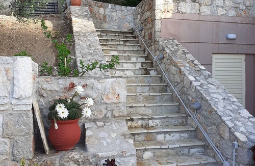 Melissopetra House | Stunning Mediterranean 2-Bedroom Villa: Panoramic Sea Views & Private Gardens