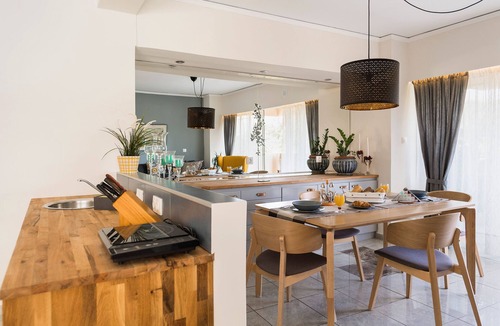 Rhodes Town Apartment | Stylish central apartment in Rhodes City - 5 mins to Old City & the beach