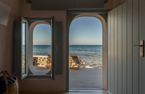 Akrotiri Villa | Sublime Villa & Caves