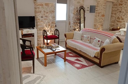 Ano Volimes Apartment | Suites-Xenonas "Alexandra's Coffee House"