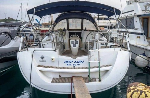 Neo Klima Boat Rental | Sun-Kissed Sailing Adventure in the Stunning Sporades Islands