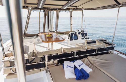 Tourlos Boat Rental | Sun-Kissed Sailing Adventure in Islas Cícladas, Mykonos