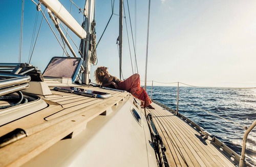 Alimos Boat Rental | Sun-Kissed Sailing Adventure in Islas Sarónicas
