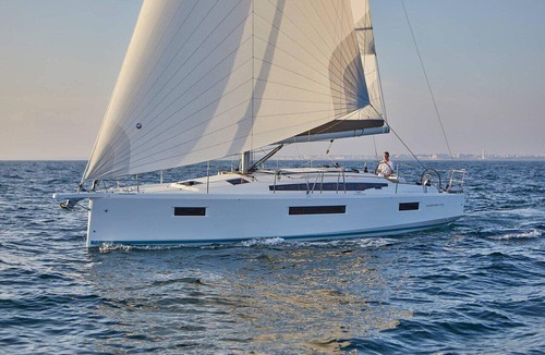Pylos Boat Rental | Sun-Kissed Sailing Adventure in Pylos, Peloponeso