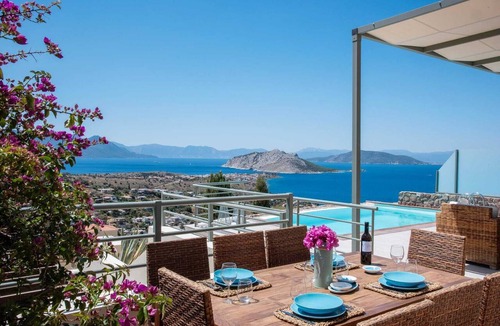 Kontos Villa | Sunkissed Villa, Cottage