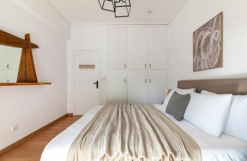 Nea Smirni Apartment | Sunlit 3BDR Family APT, Near Sea & City Center!