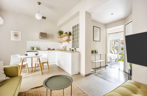 Peiraiki Apartment | Sunny apartment next to the sea, amazing view