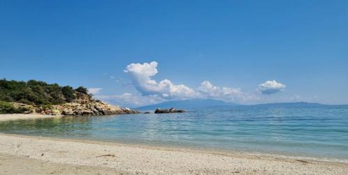 Olympiada Apartment | Sunrise Suite Olympiada - Luxury Beachfront Escape